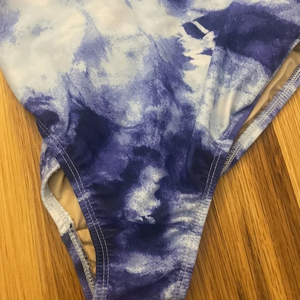 Old Navy Girls Blue and White Tie Dye One Piece Swimsuit Size L